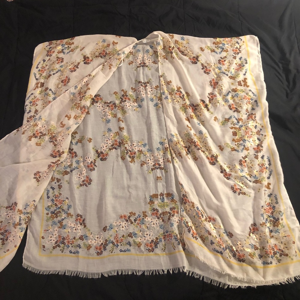Woven Heart floral shawl One size fits all